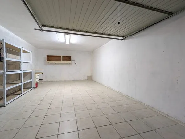 Parking/Garage 27 m²