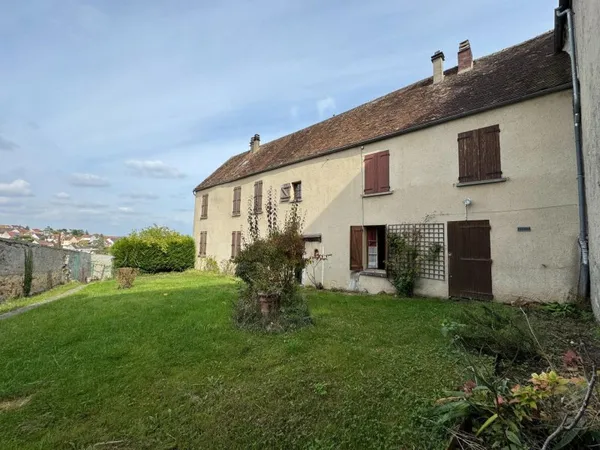 Rareté, ancien presbytère avec salle de réception, plein de charme pour vos plus beaux projets