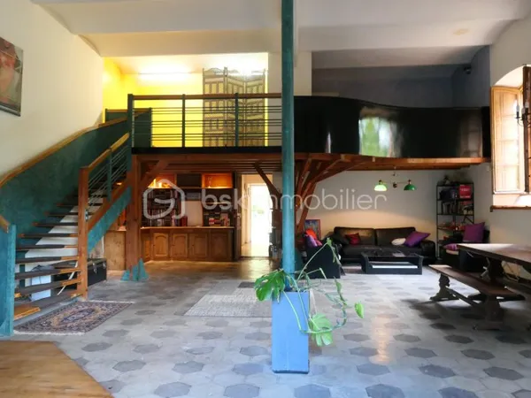 Maison 3 pièces 161 m²