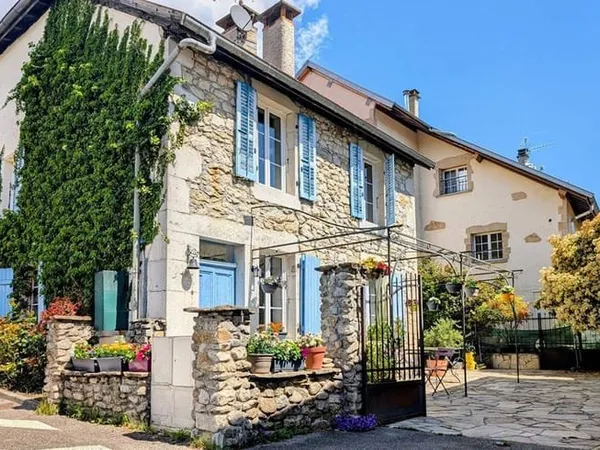 Maison 7 pièces 278 m²
