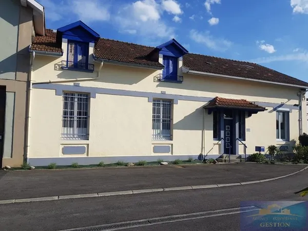 Proche centre local de plain-pied en RDC