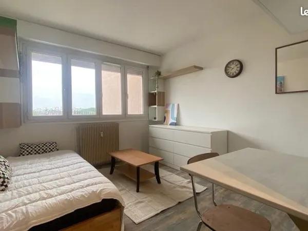 Studio meublé proche gare