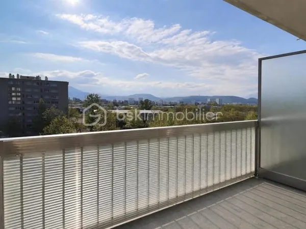 Charmant T3 avec balcon et parking privatif dans résidence sécurisée