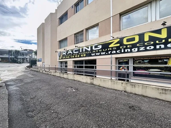 VENTE LOCAL SAINT-LAURENT DU VAR