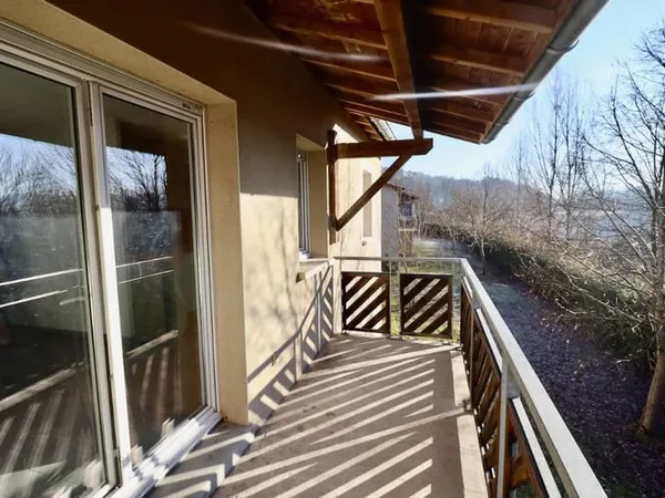 Appartement à PENNE D'AGENAIS. Dans une résidence au calme, charmant T2 de 46,54 m² avec TERRASSE co