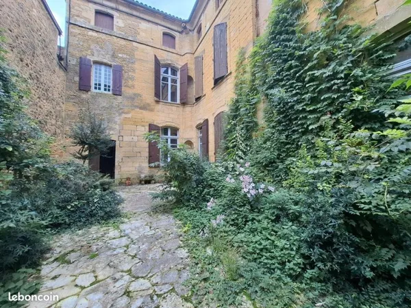 Propriété 10 pièces 368 m²