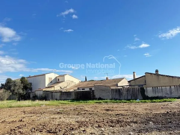 MONTEUX TERRAIN A BATIR 605 M2 ENVIRON ET VIABILISE