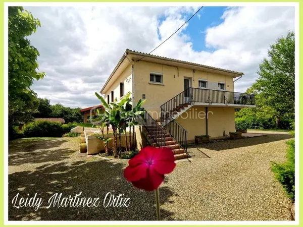 Résidence, 350m², 12 logements, terrain 1500m², au calme