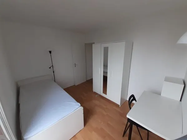 LES ULIS - Chambre meublée en Co-location - 9,31 m²