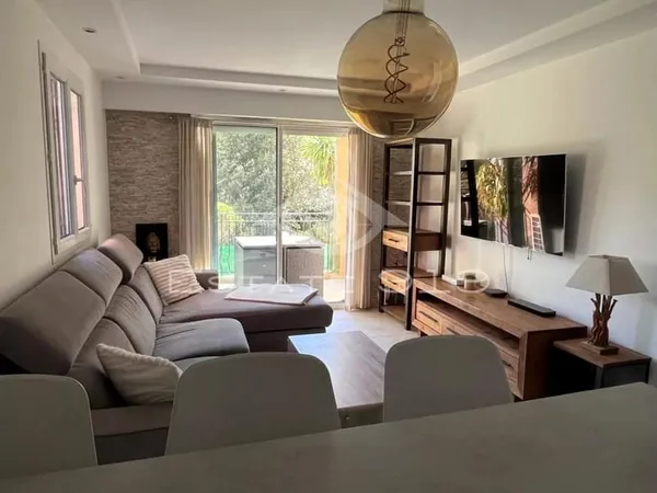 MOUGINS-LE-HAUT