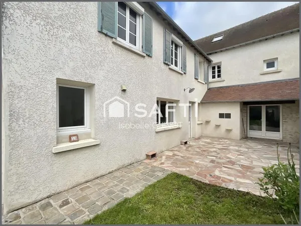 Maison de village, 3 chambres, jardinet, garage