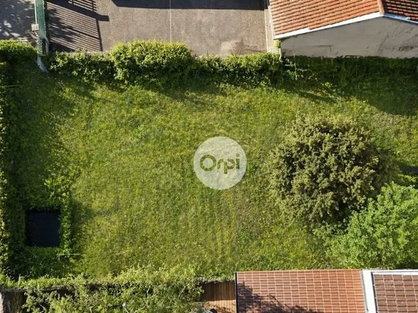 Terrain 332 m²