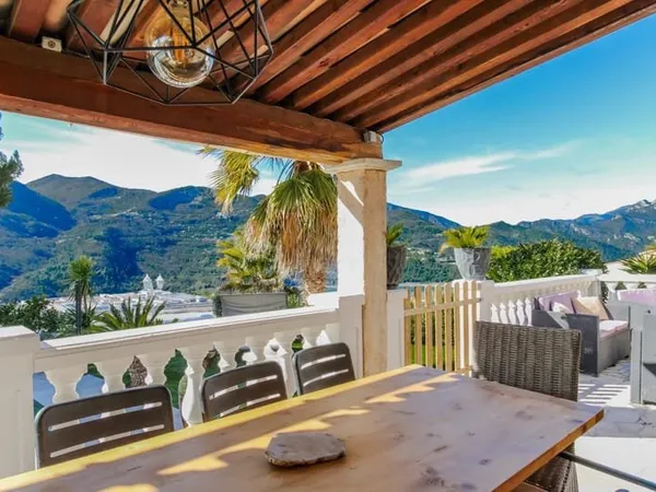 Saint-Martin-du-Var//Maison 105 M²//4 Pièces//iscine