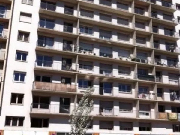 Appartement F2 avec cave et garage - proche gare - proche commerces - à st Étienne