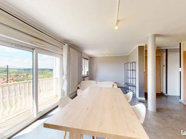 Grand T4 lumineux et spacieux Balcon et parking
