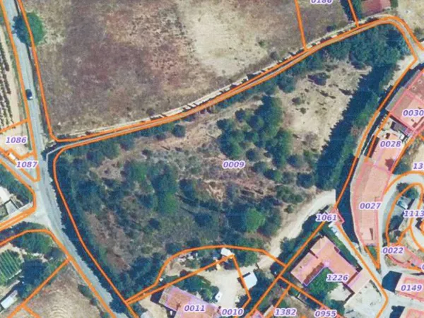 Vente terrain arboré constructible 7 950 m² - Castelnau d'Aude