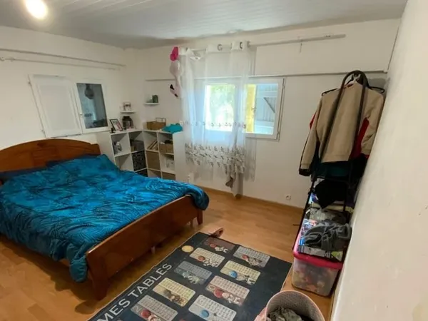 Loue F2; de 52 M2 veingé