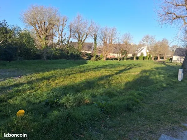 Terrain LA TRINITE SURZUR