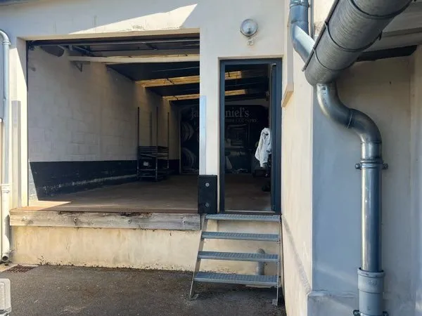 Entrepôt avec Garage,