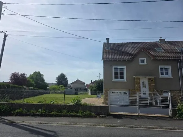 Charmante maison sur sous-sol de 95m2, 3 chambres avec jardin clos et dépendances