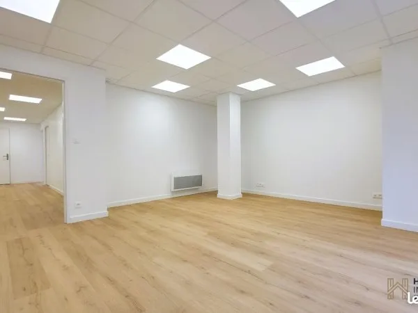 Local 109 m² Bruz