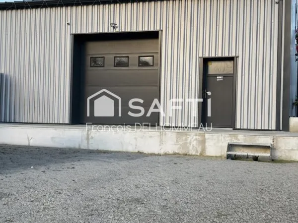 Atelier de 130m2 avec bureau et place de parking