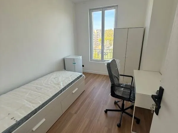Colocation à Cachan - Appartement 27 m2 refait à neuf, 2 chambres disponibles