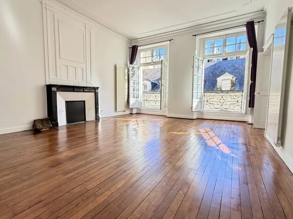 Appartement (ou bureaux) au Centre historique de Nantes 2 ou 3 c