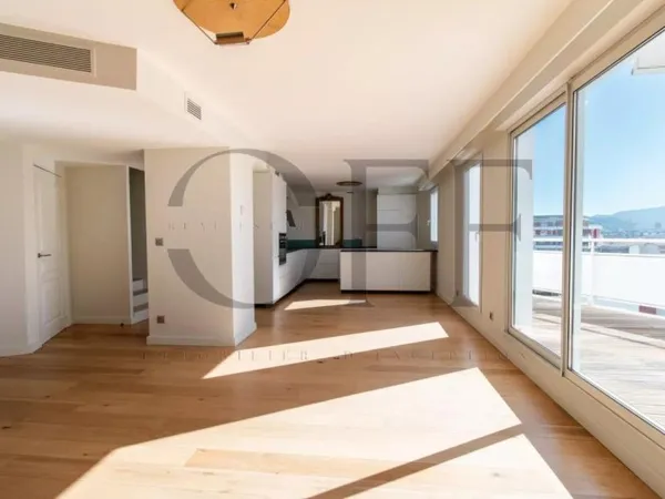 Vends duplex/triplex - 97.08m² - 4 pièces, 2 chambres - Marseille 8Ème 13008