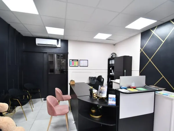 Local commercial 2 pièces 59 m²