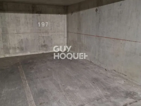 Stationnement Location Valence  10m² 65€