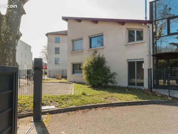 Appartement T3 RDC jardin privatif 93 m2