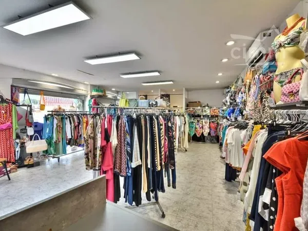 VENTE - FOND DE COMMERCE - PRET A PORTER FEMININ / MASCULIN - 66750 - SAINT CYPRIEN PLAGE - PYRENEES