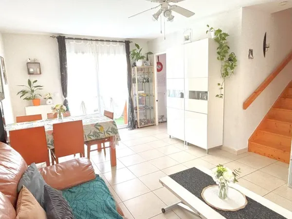 A PERPIGNAN SUD, DANS UN QUARTIER RESIDENTIEL, UNE VILLA AVEC JARDIN