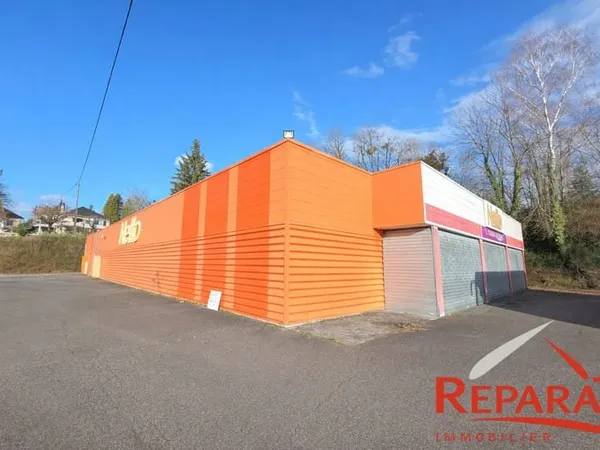 Immobilier Professionnel à louer Uzerche