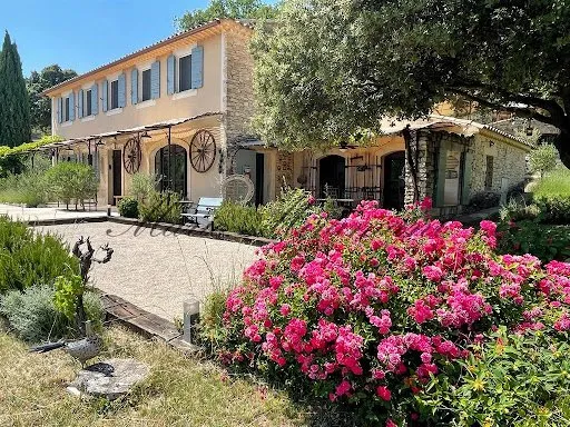 Maison 9 pièces 342 m²