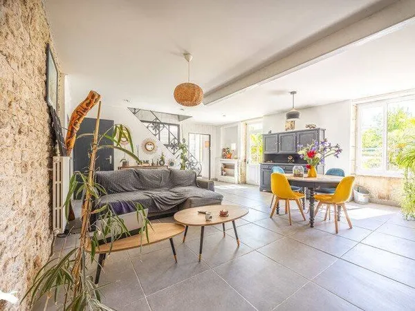 Maison 5 pièces 146 m²