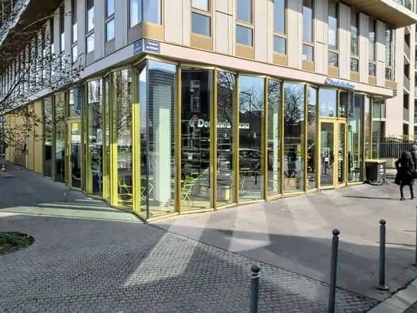 Local commercial 213 m²