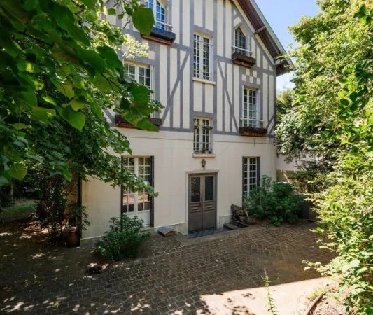 Maison 8 pièces 195 m²