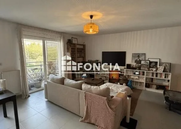 PESSAC - APPARTEMENT T4