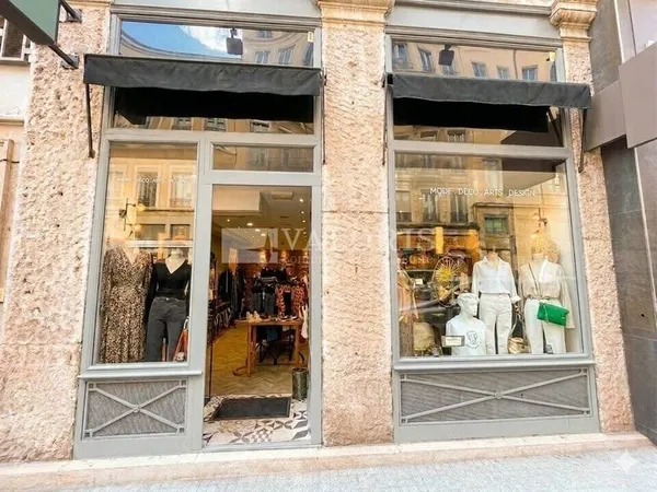Local commercial 101 m²