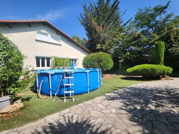 AU NORD PEZENAS CHARMANTE VILLA