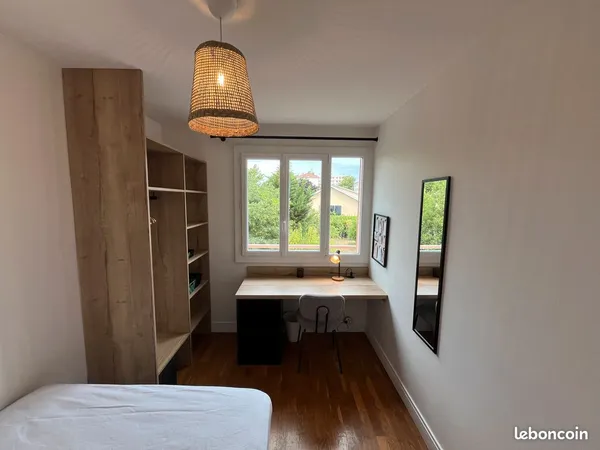 Chambre proche Lyon 8 dispo de juin à fin aout