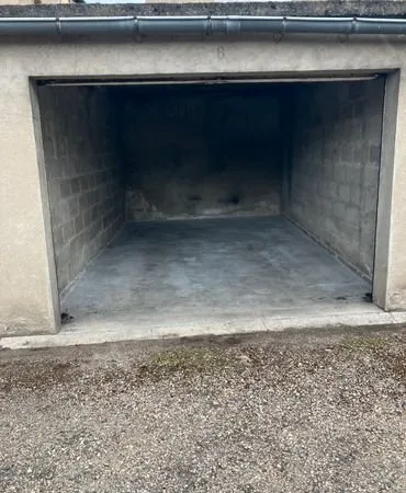 Stationnement Location Moulins   70€
