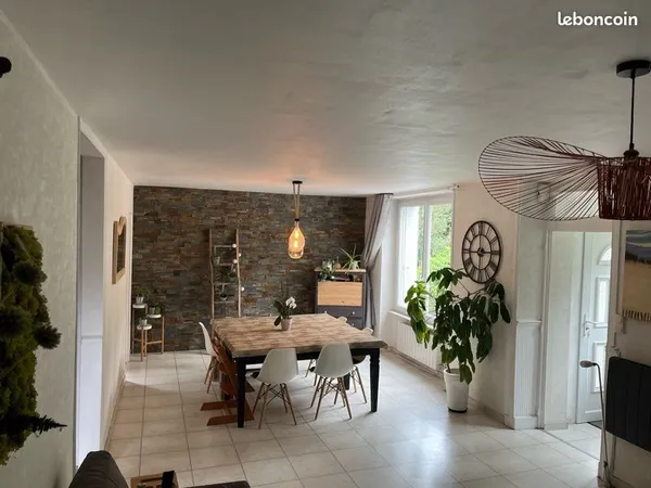 Maison avec 2000m2 de terrain à 5km du port de Doelan