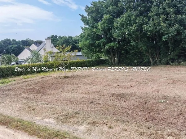 Terrain 914 m²