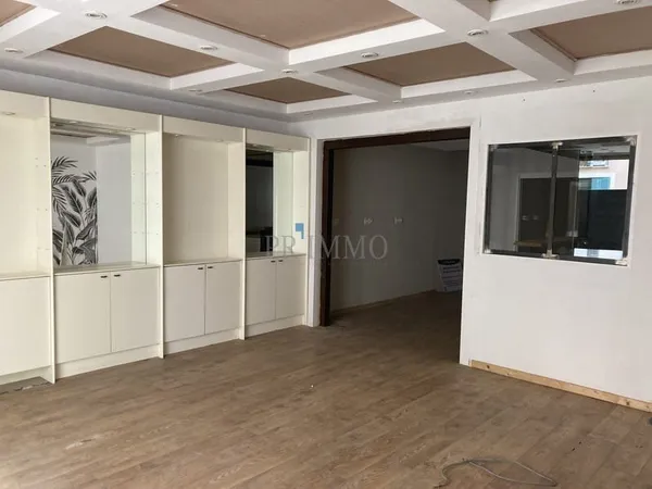 Local commercial 90 m2