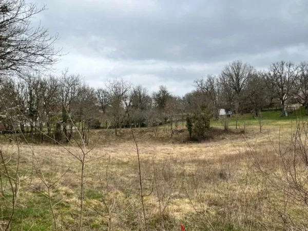 Terrain 2055 m²