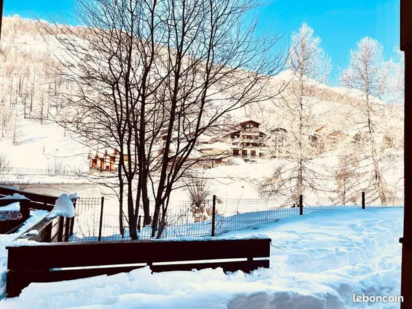 Rare 2 studios sur le même palier La foux D'allos