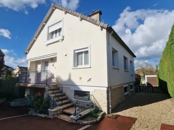 Maison Mantes La Jolie 6 pièces sur S/sol, 2chambres, 622m² de terrain avec garage